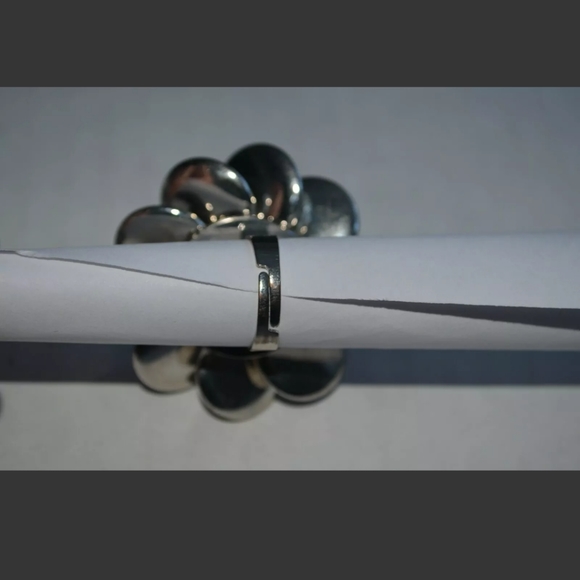 Fashion Ring One Size Silver with Rhinestone - Picture 3 of 3